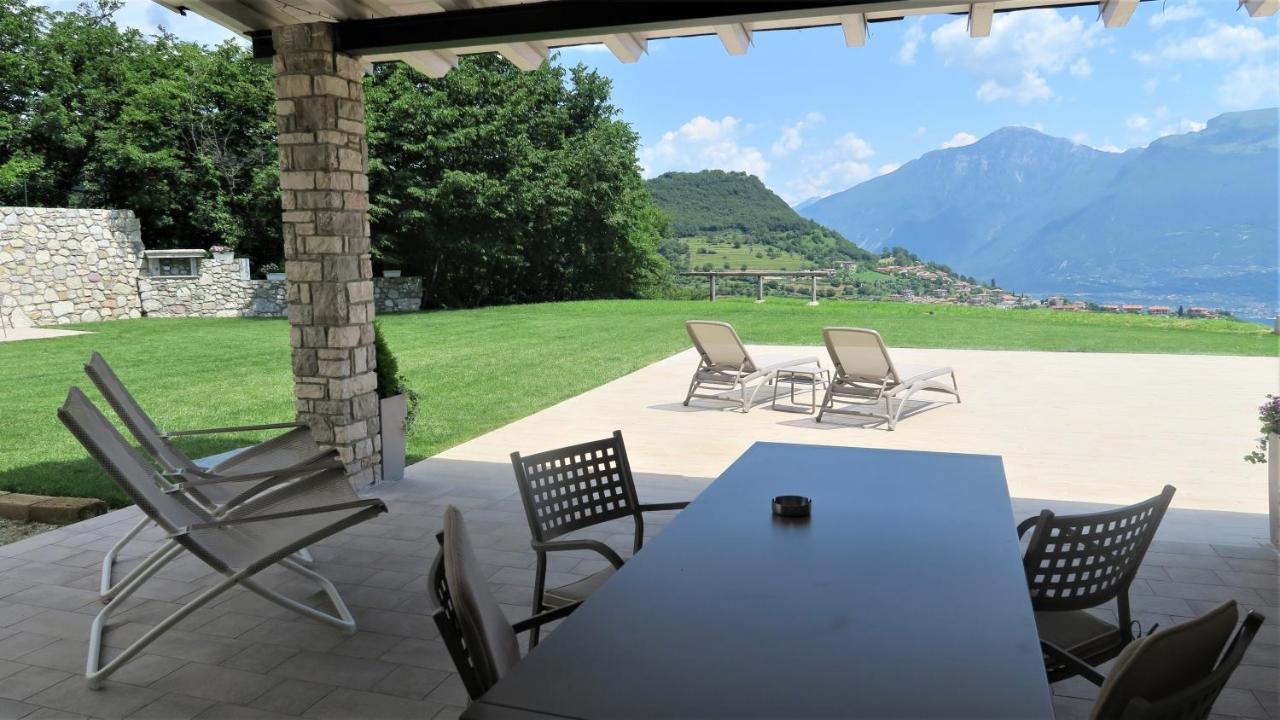 Oasi Da Vinci Aparthotel Tignale Exterior foto