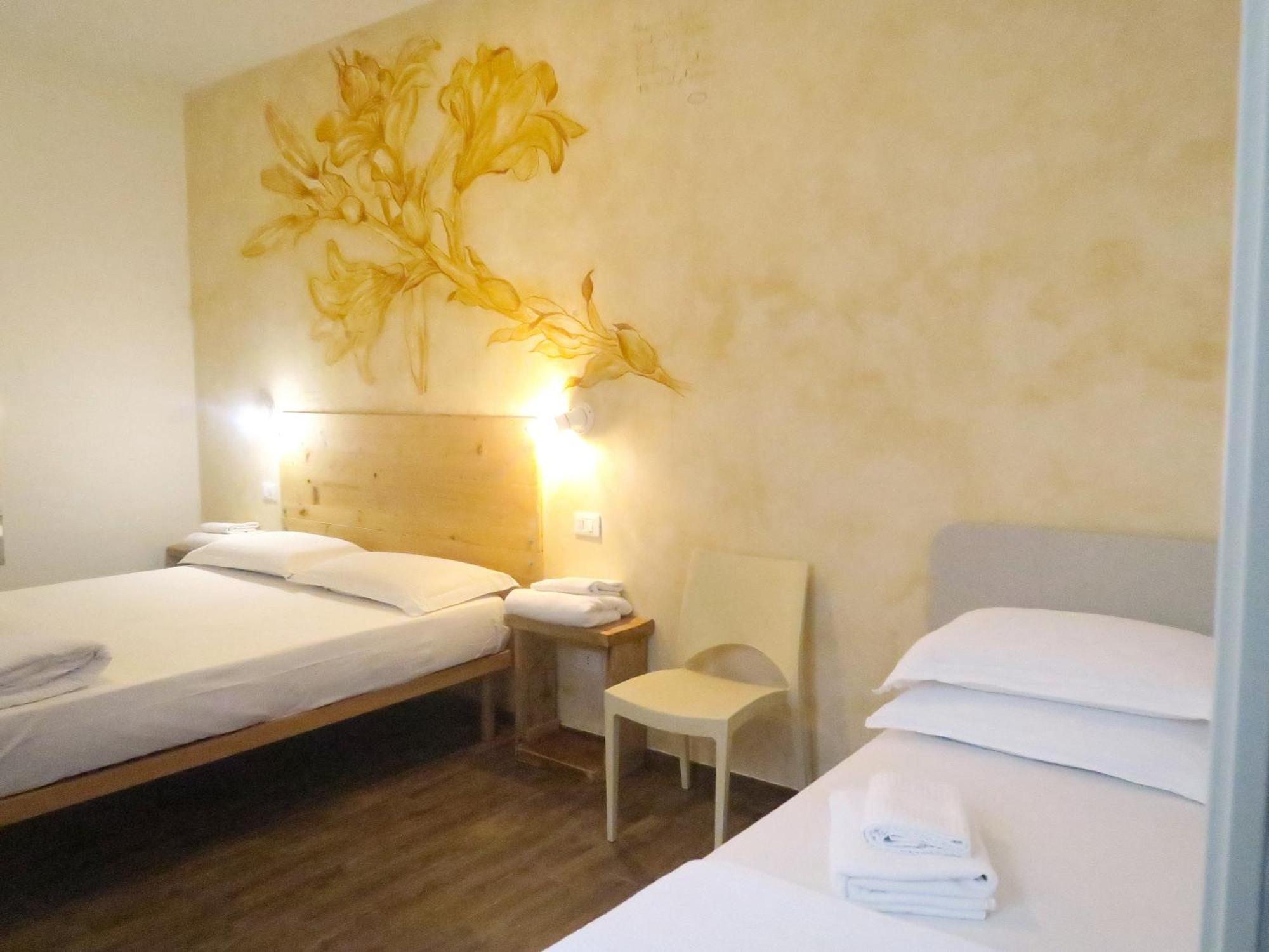 Oasi Da Vinci Aparthotel Tignale Exterior foto